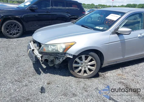 2008 Honda Accord 2.4 Lx z USA, uszkodzony, nr VIN 1HGCP26378A120407